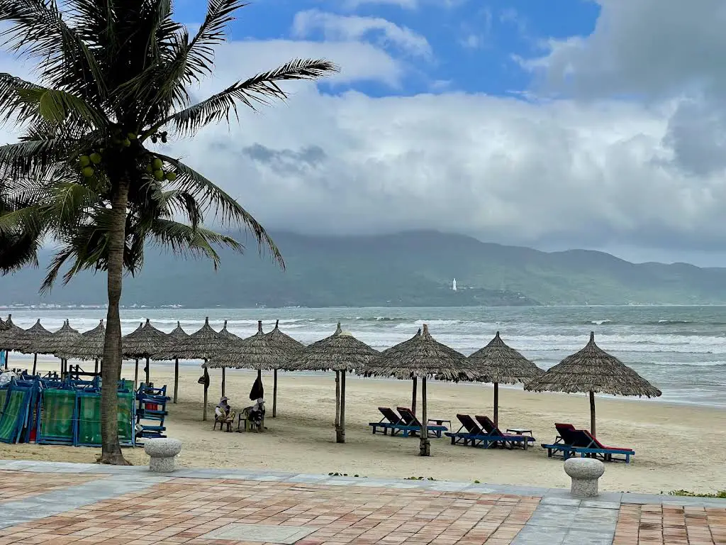 미케 비치 (My Khe Beach)